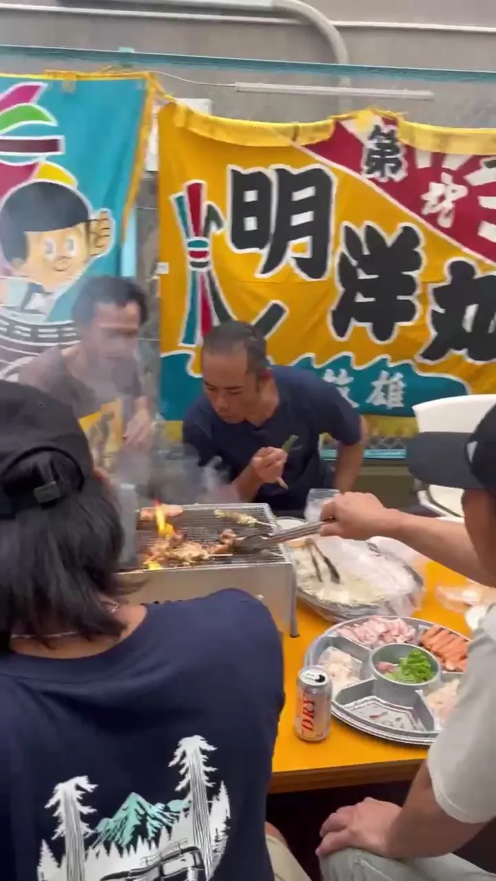 乗組員とのBBQ大会 ② 歓談のひととき